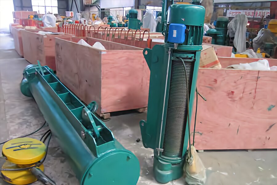 Packed electric wire rope hoist